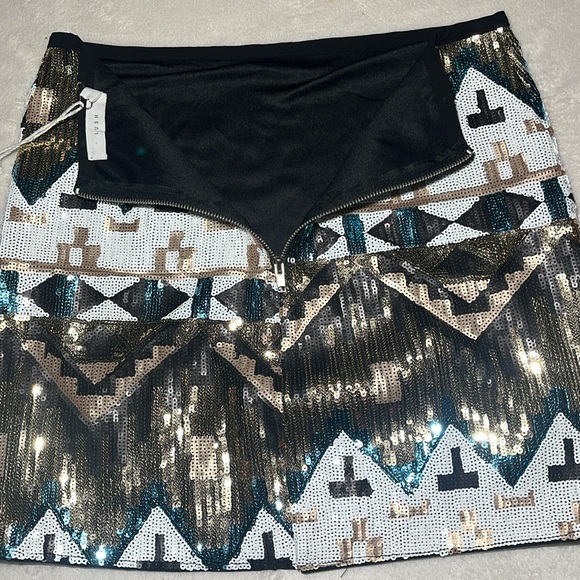 LUSH Sequin Mini Skirt - Geometric Design, Party Wear, NWT - Picture 5 of 11